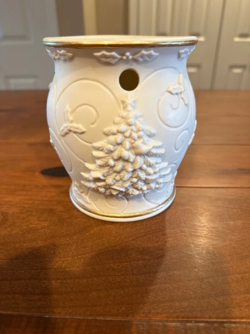 Yankee Candle Co Ivory T/B Porcelain Winter Tree Tart Warmer
